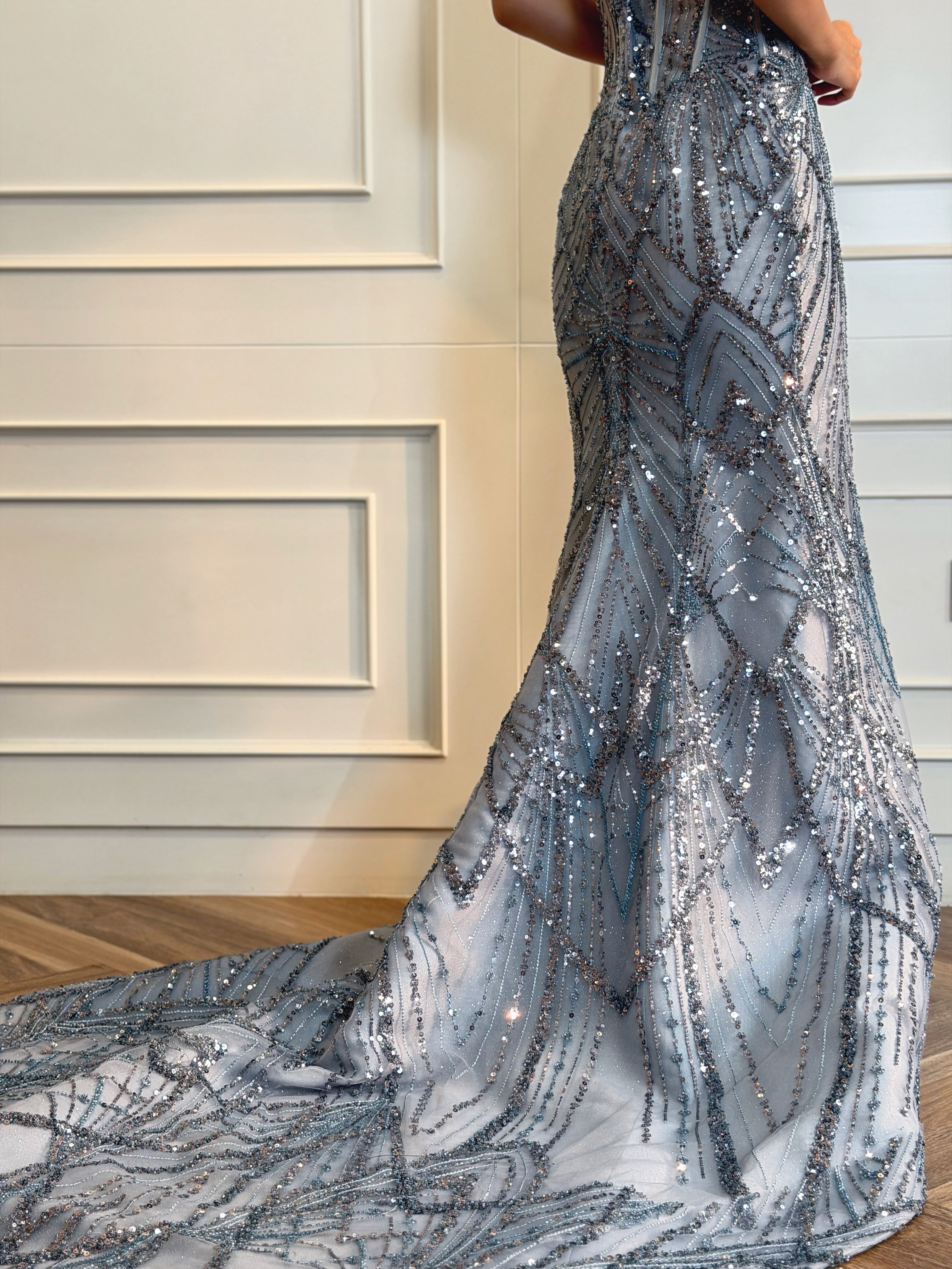 CELRA.id rental gown