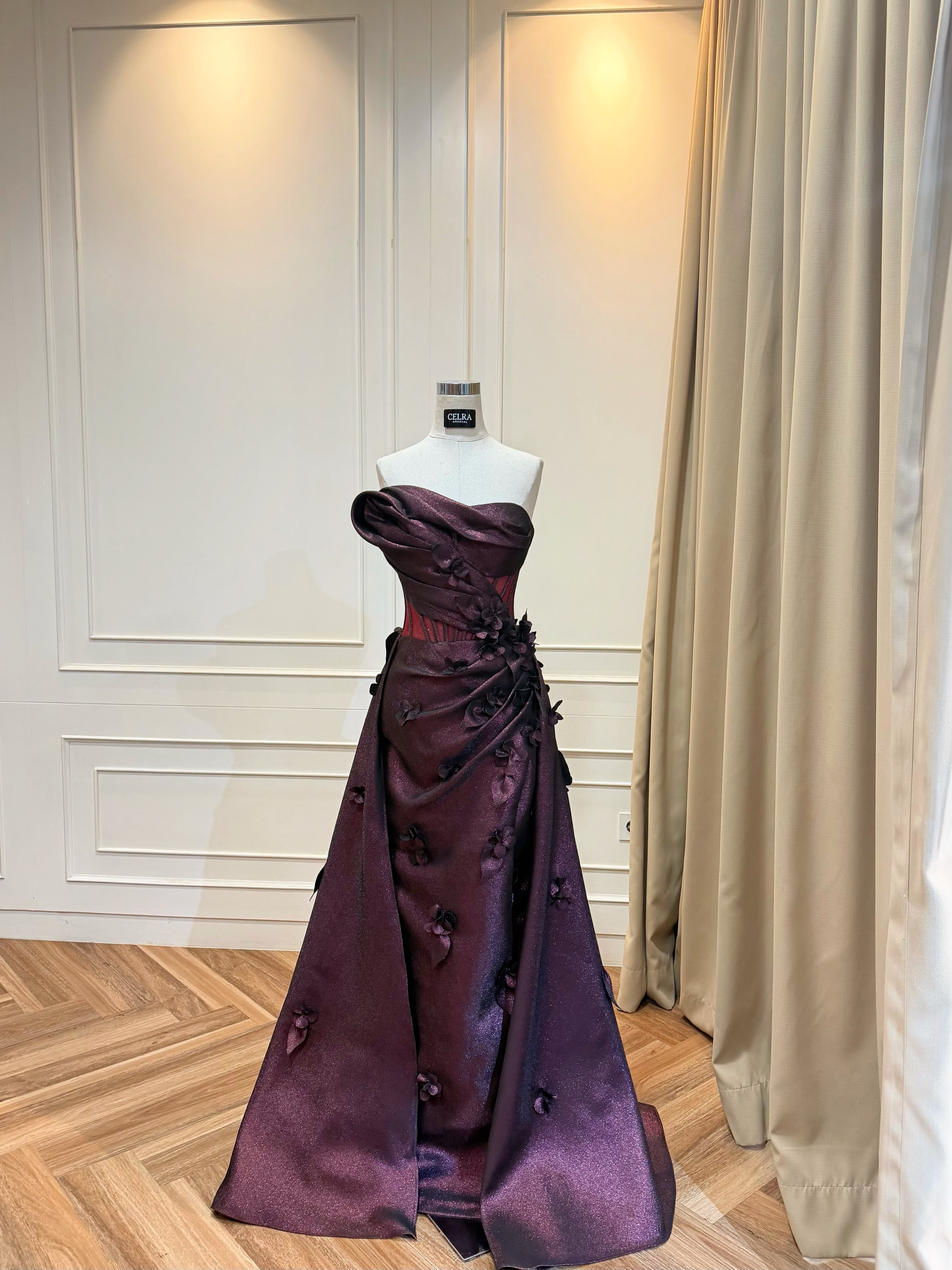 CELRA.id rental gown