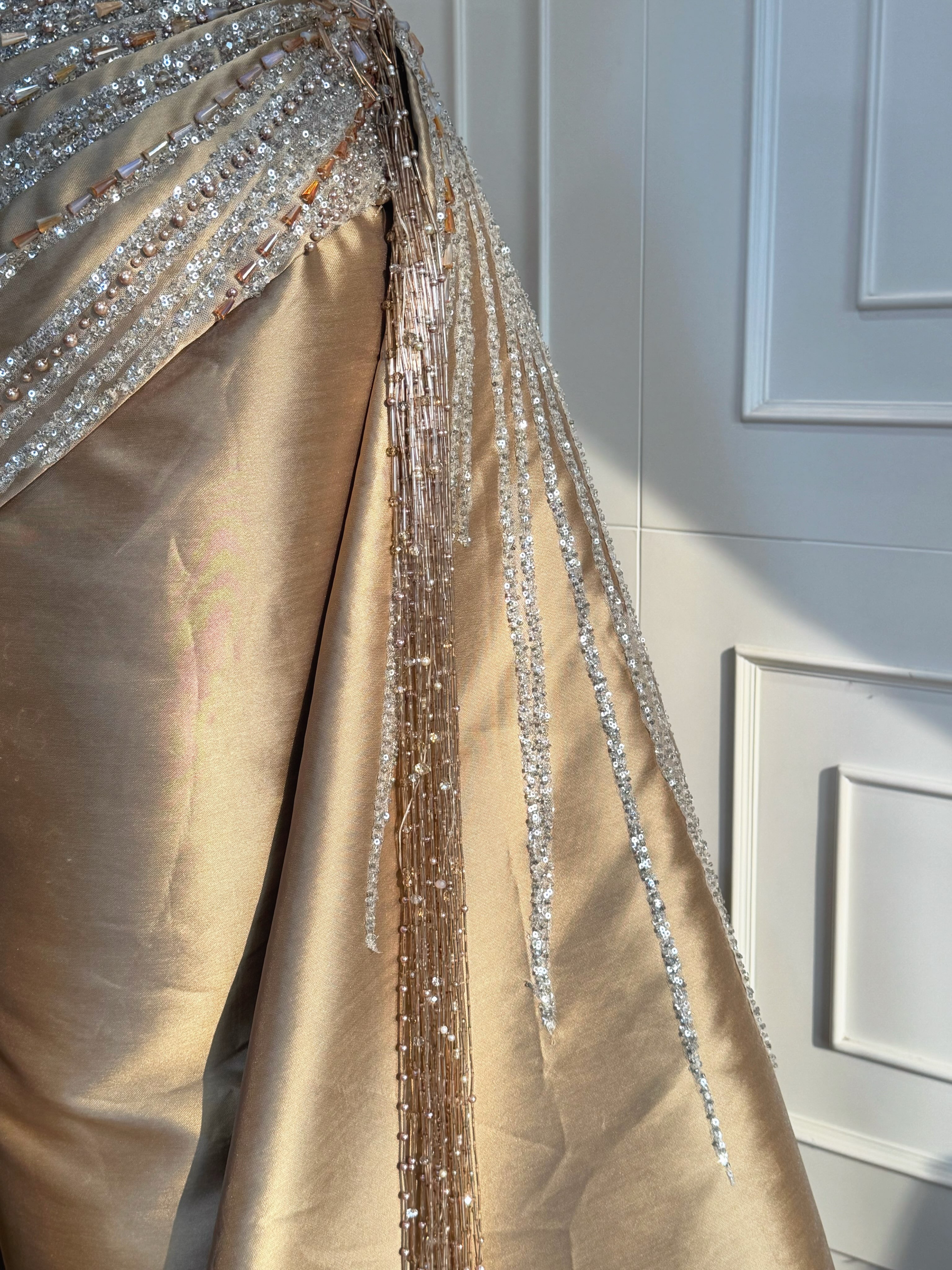 CELRA.id Gold rental gown